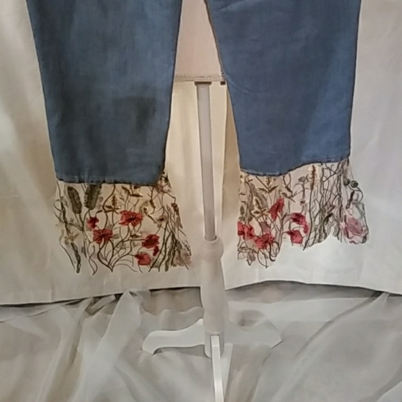 Jeans - Picture 5 of 6